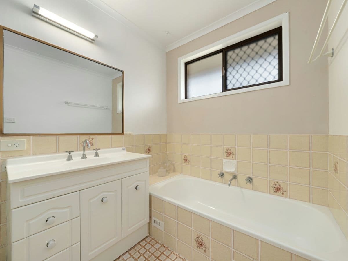 57 Catherine Crescent, BALLINA, Ballina - Thumbnail 8