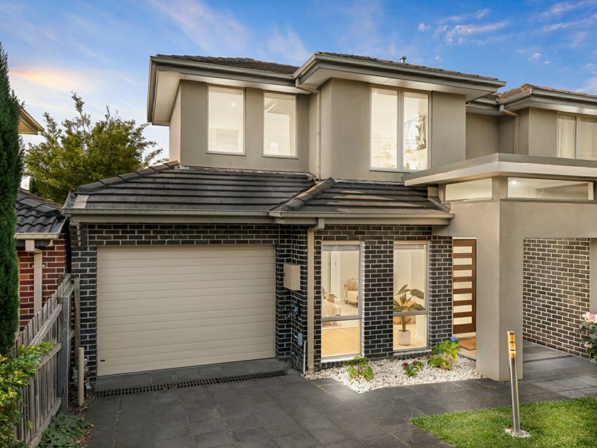 2/13 Elizabeth Street, OAKLEIGH EAST, Oakleigh East - Image 1