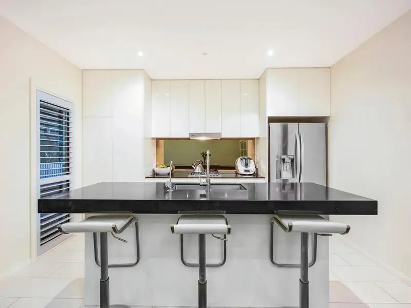 32 Rutherford Avenue, Kellyville NSW, Kellyville - Thumbnail 2