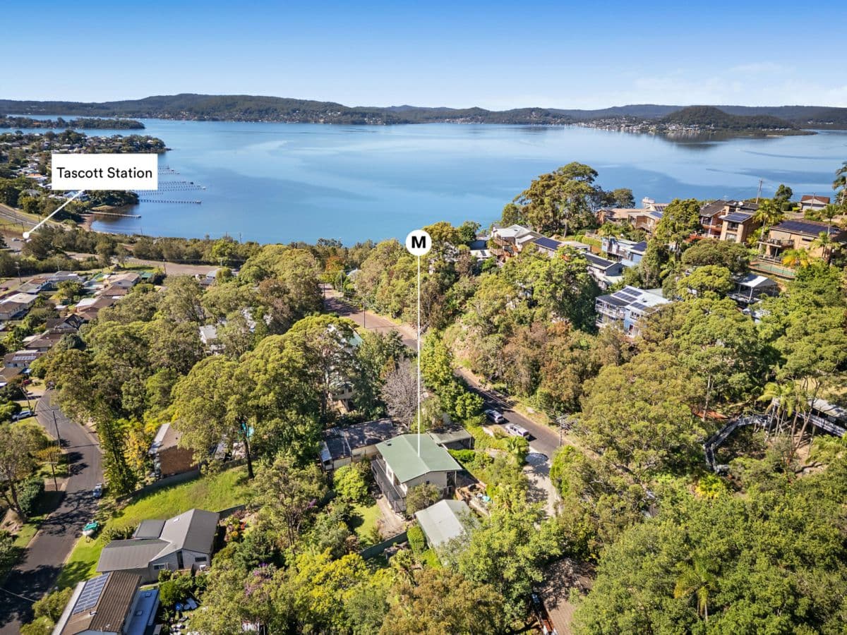 13 Sublime Point Avenue, TASCOTT, Tascott - Thumbnail 2