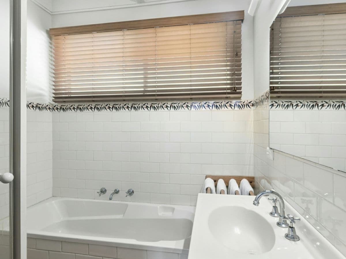 13 Sublime Point Avenue, TASCOTT, Tascott - Thumbnail 6