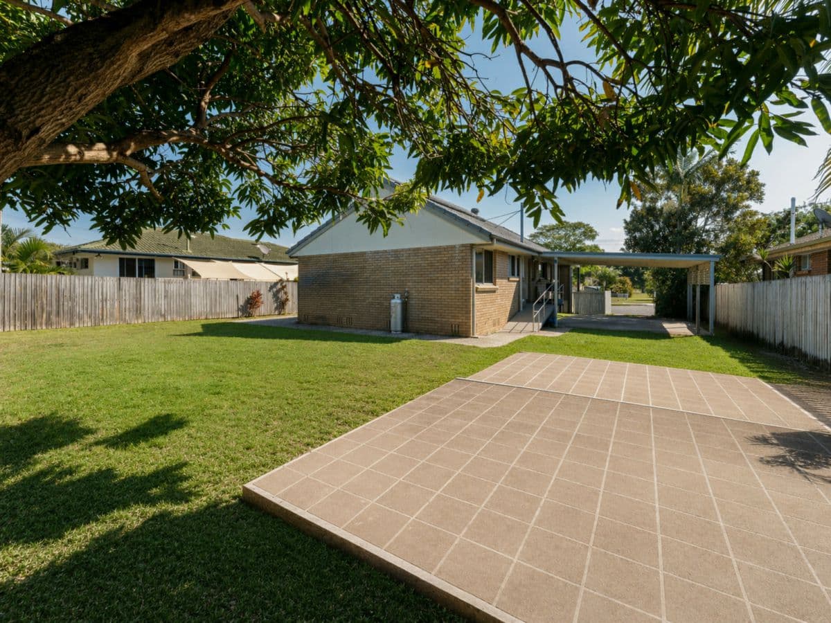 6 Wallace Street, REDCLIFFE, Redcliffe - Thumbnail 2
