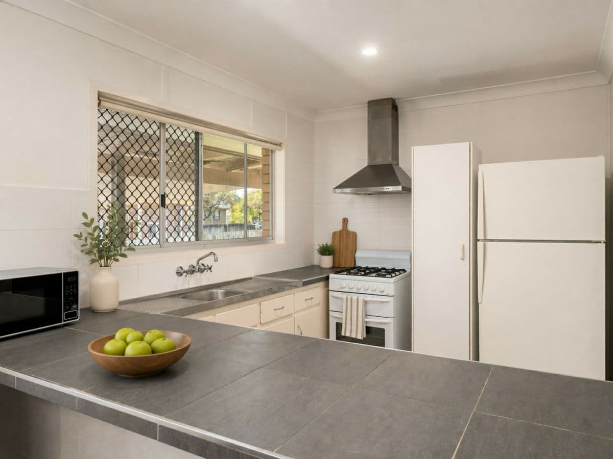 6 Wallace Street, REDCLIFFE, Redcliffe - Thumbnail 3