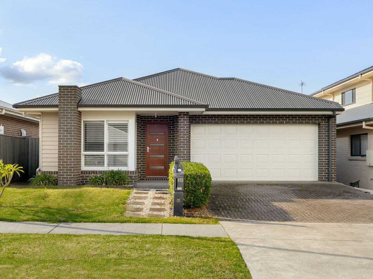 30 Honeybee Crescent, CALDERWOOD, Calderwood - Image 1