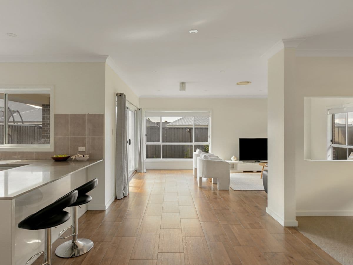 30 Honeybee Crescent, CALDERWOOD, Calderwood - Thumbnail 3