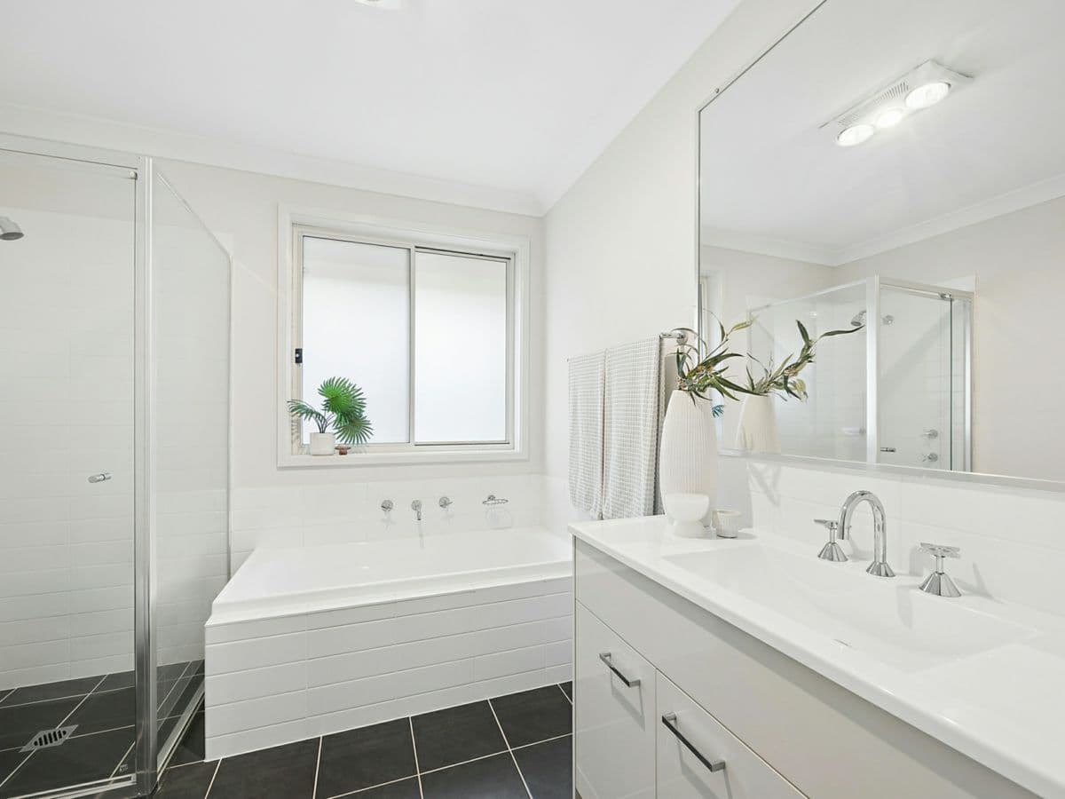 19 Colonial Street, WADALBA, Wadalba - Thumbnail 8