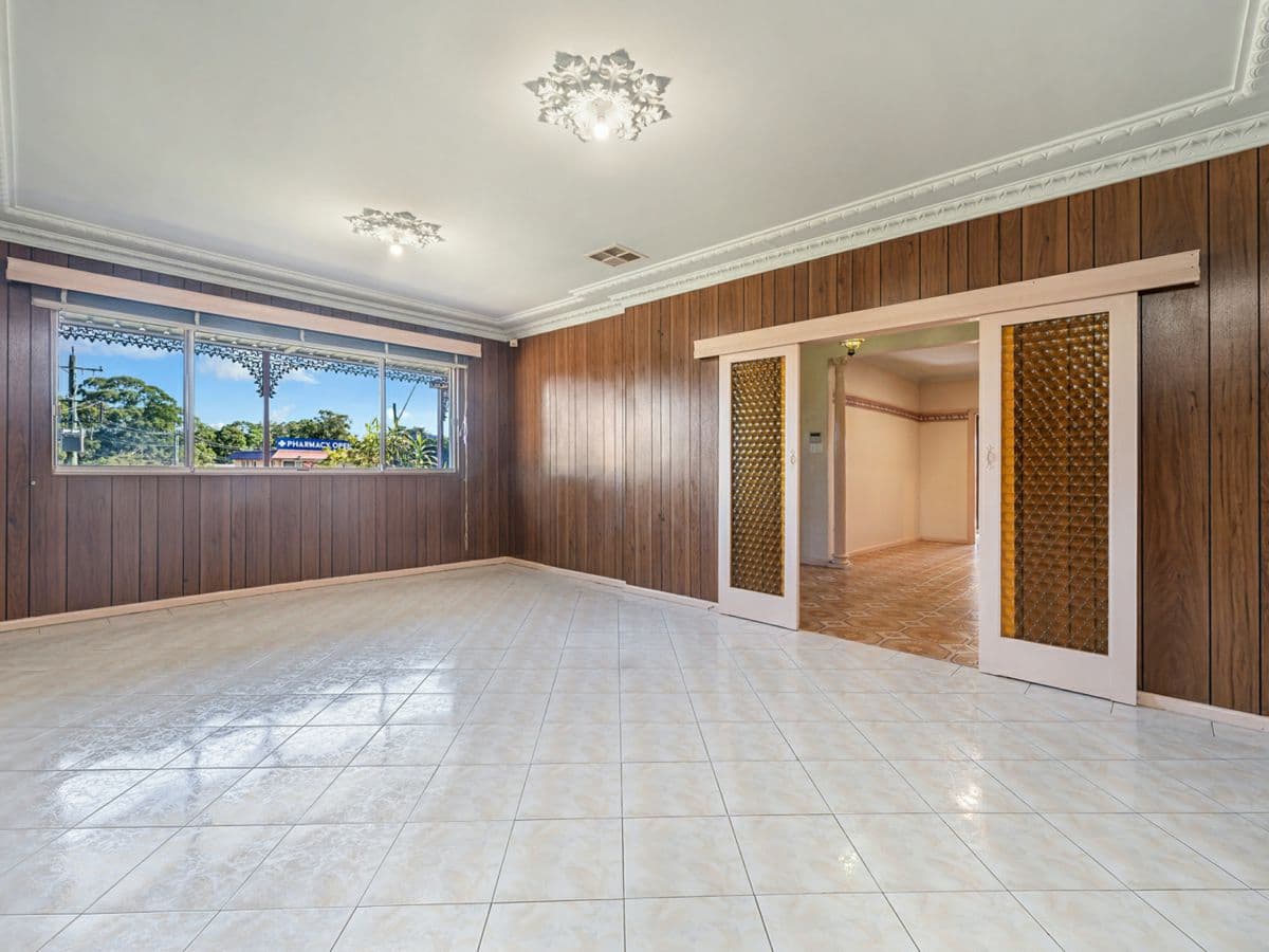 43 Johnson Avenue, SEVEN HILLS, Seven Hills - Thumbnail 2