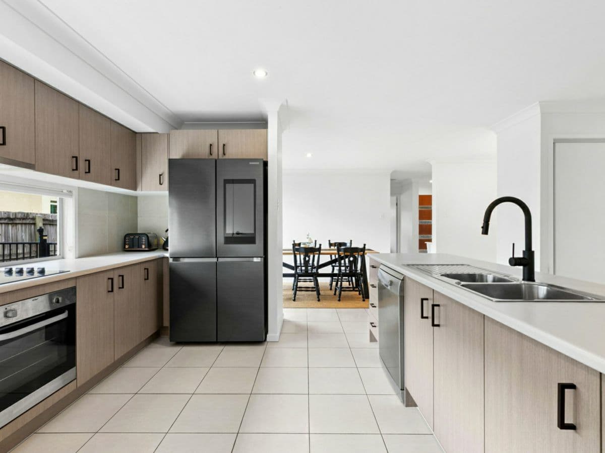 6 Maidenhair Drive, BEERWAH, Beerwah - Image 1