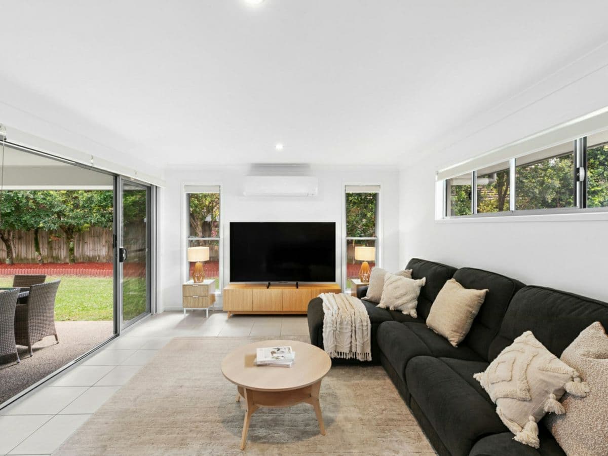 6 Maidenhair Drive, BEERWAH, Beerwah - Thumbnail 2