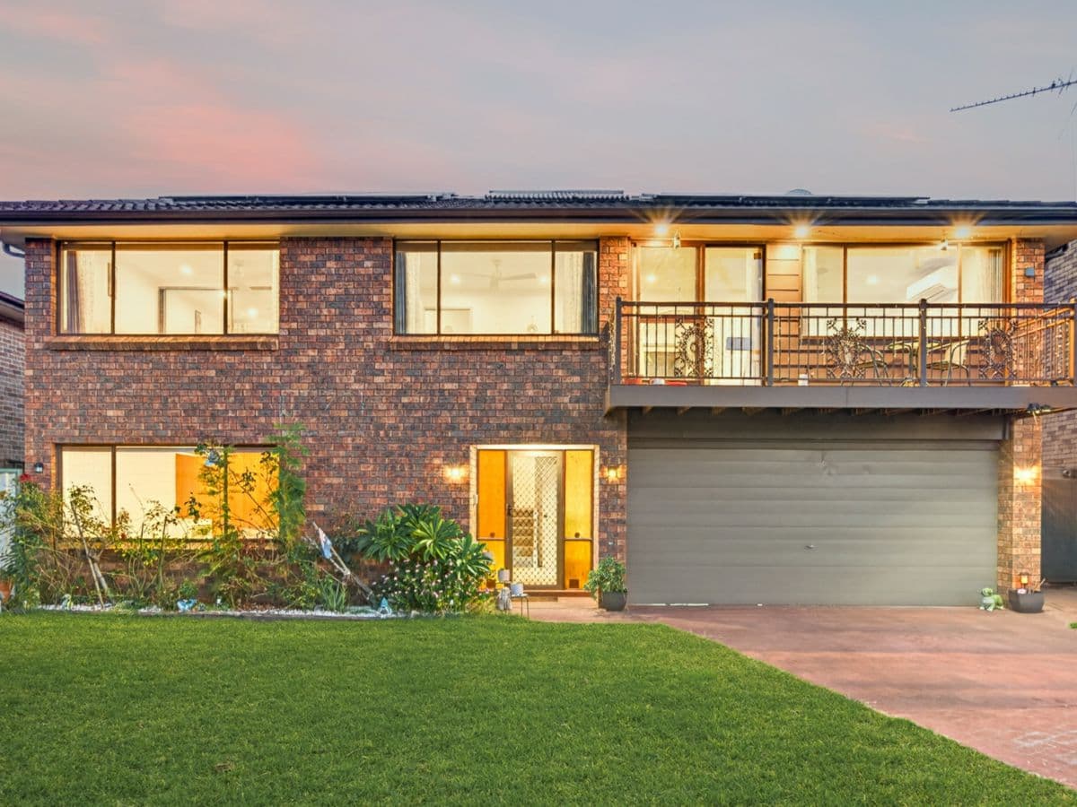 18 Hunter Street, MCGRATHS HILL, McGraths Hill - Thumbnail 2