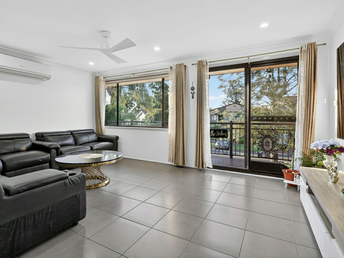 18 Hunter Street, MCGRATHS HILL, McGraths Hill - Thumbnail 4