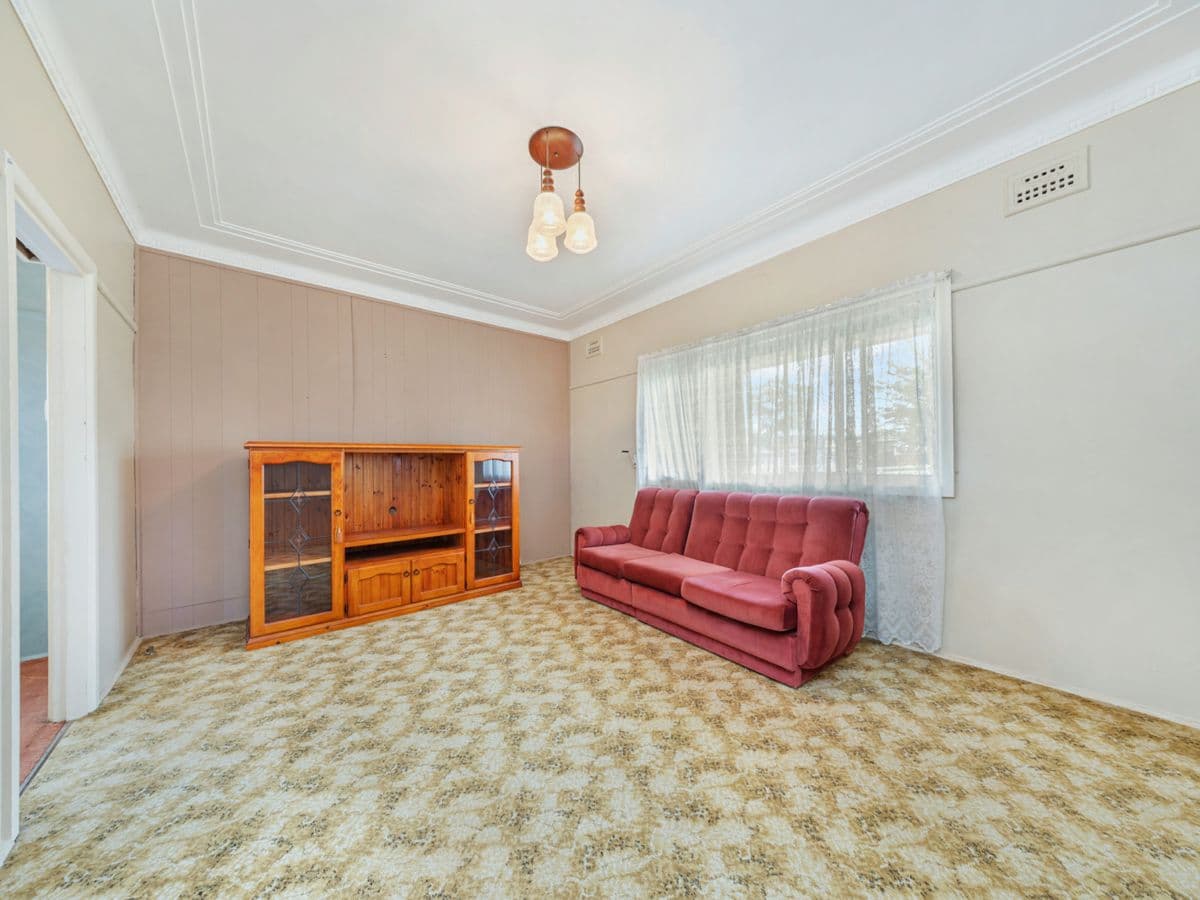 74 Cornelia Road, TOONGABBIE, Toongabbie - Thumbnail 2