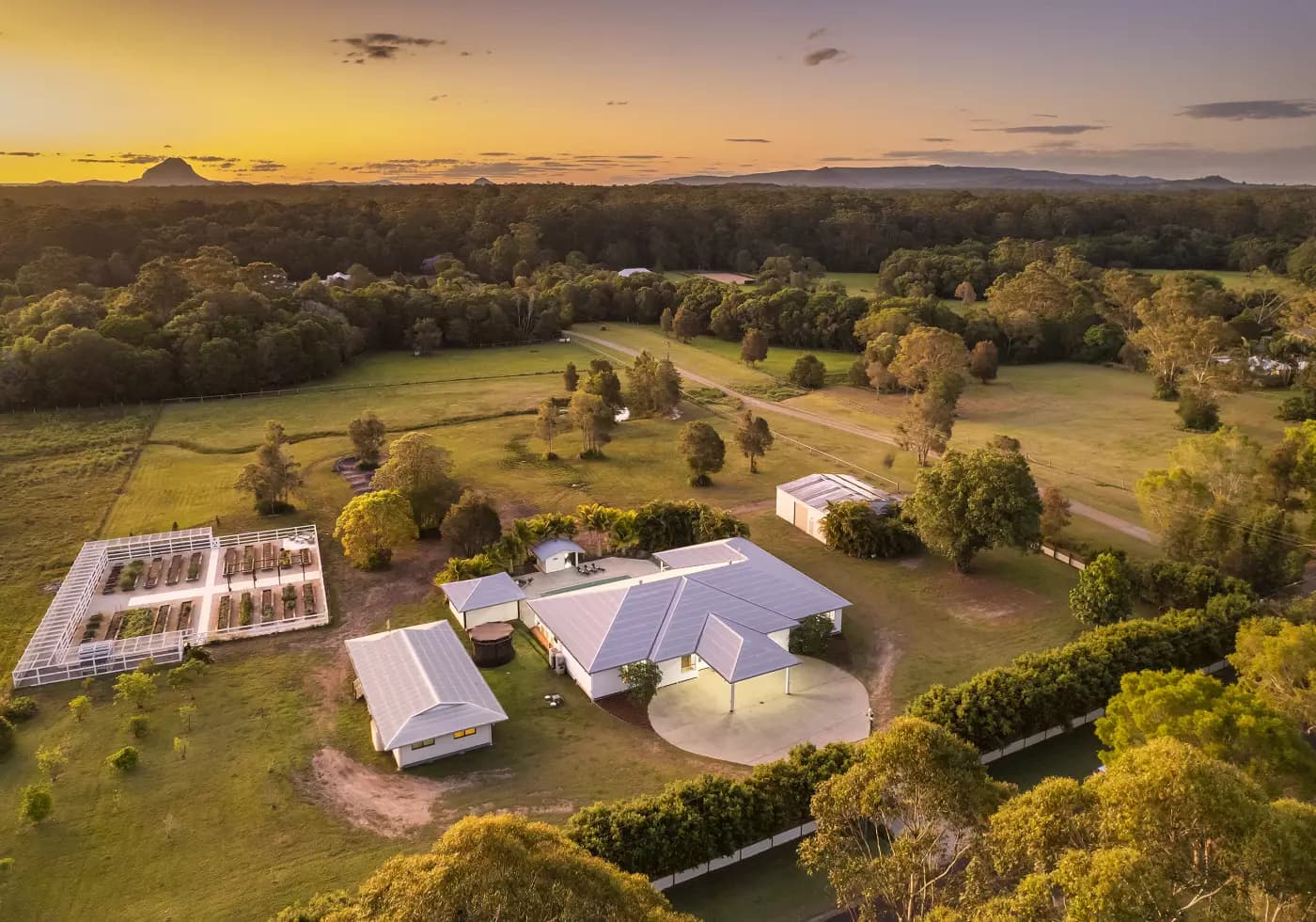 17 Hamilton Rd, Lake Macdonald - Thumbnail 2