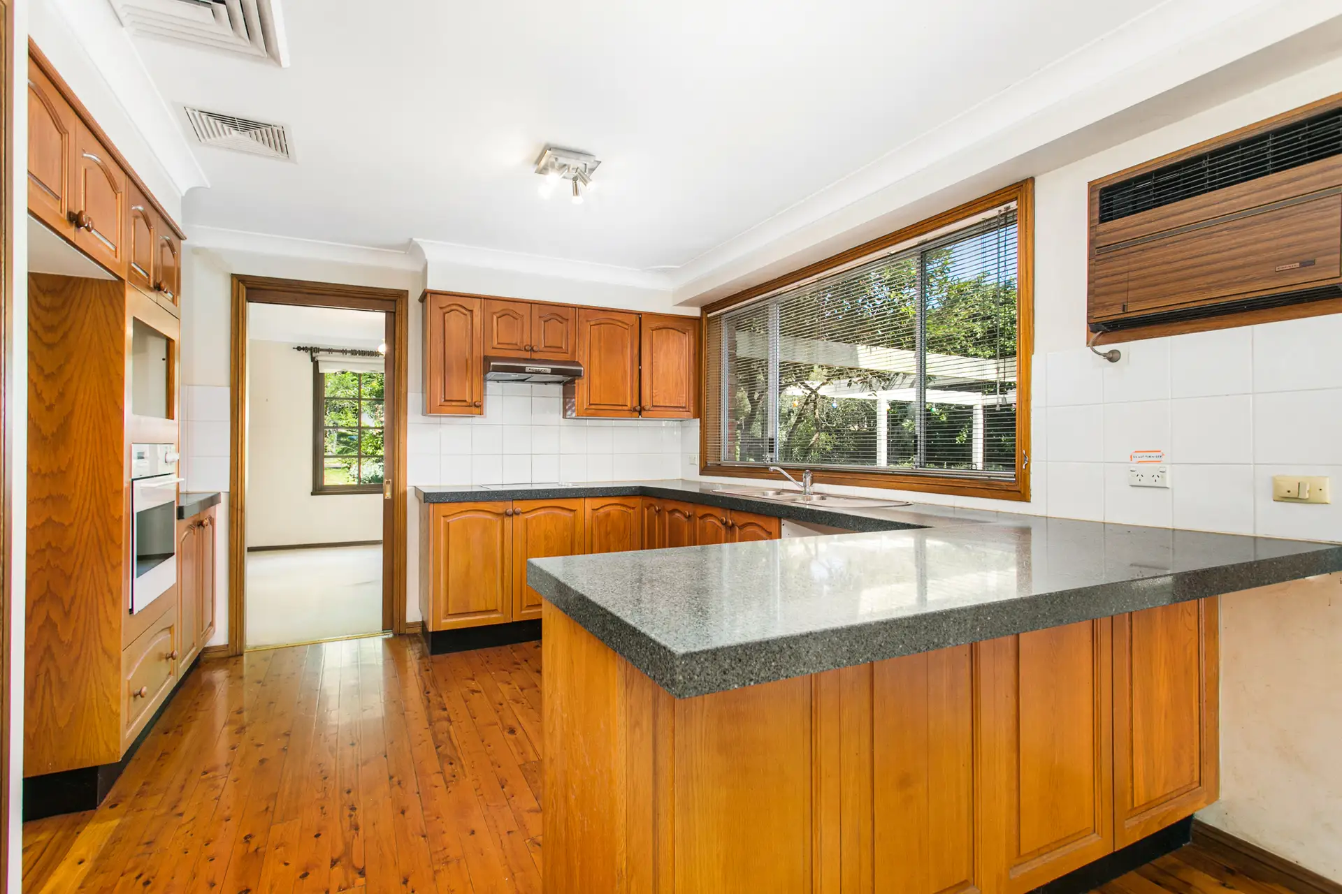 20 Mountain View Crescent, West Pennant Hills NSW, West Pennant Hills - Thumbnail 2