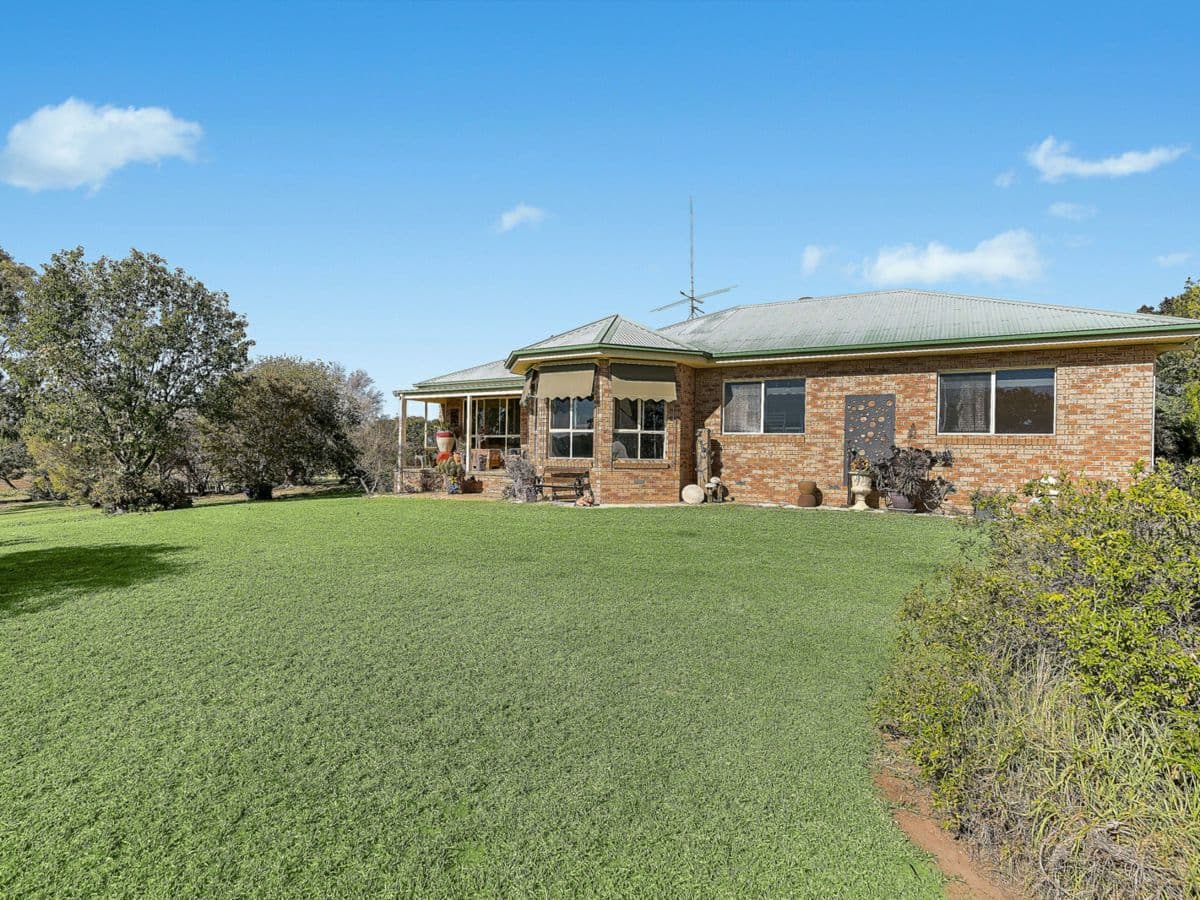 1196 Stockinbingal Road, COOTAMUNDRA, Cootamundra - Thumbnail 2