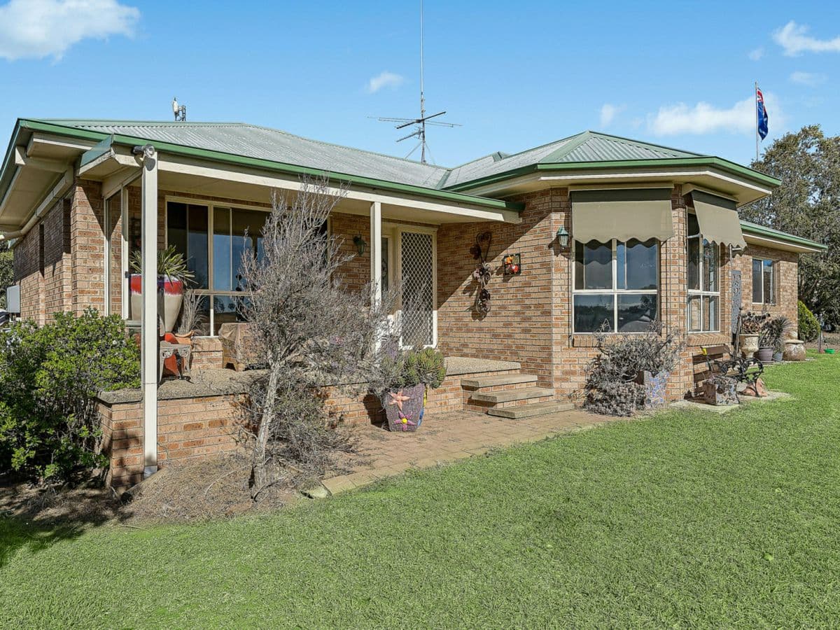 1196 Stockinbingal Road, COOTAMUNDRA, Cootamundra - Thumbnail 5