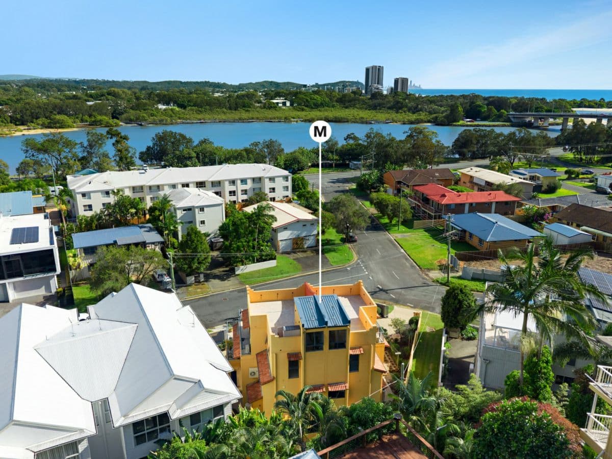 30 Hooper Drive, CURRUMBIN, Currumbin - Thumbnail 2