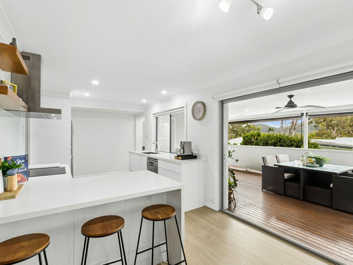 7 Hopetoun Street, FORRESTERS BEACH, Forresters Beach - Thumbnail 3