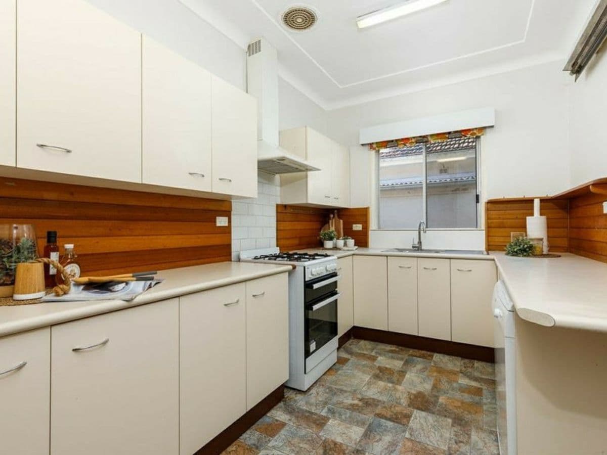 51 Balaclava Road, EASTWOOD, Eastwood - Thumbnail 4