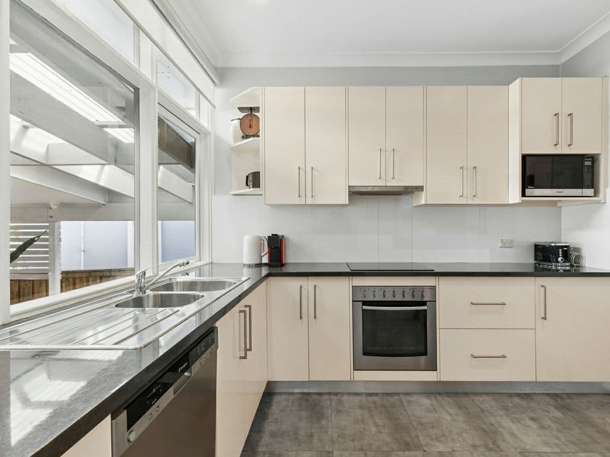 121 Parkes Road, COLLAROY PLATEAU, Collaroy Plateau - Thumbnail 4