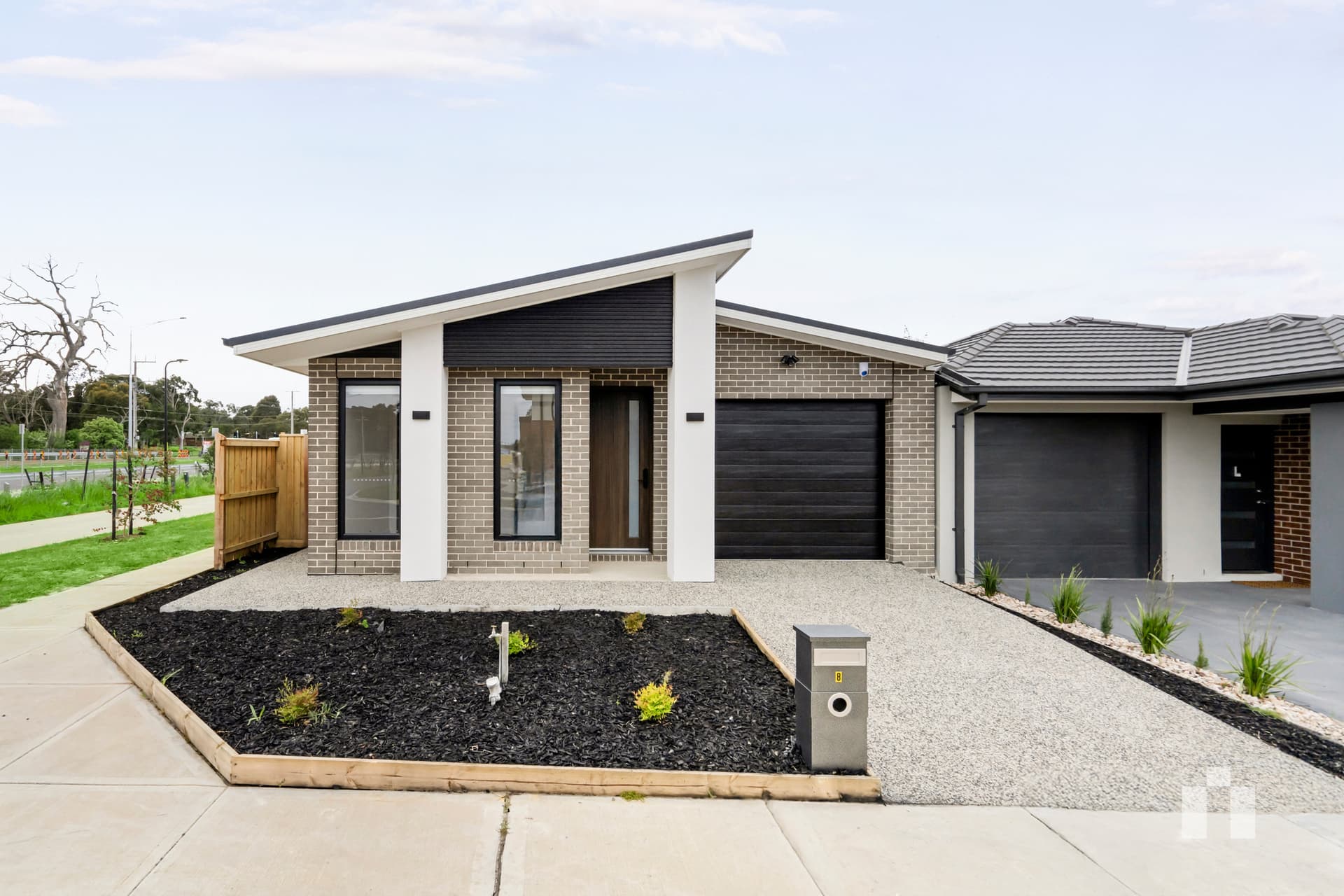 8 Daimen Street, Doreen - Thumbnail 2