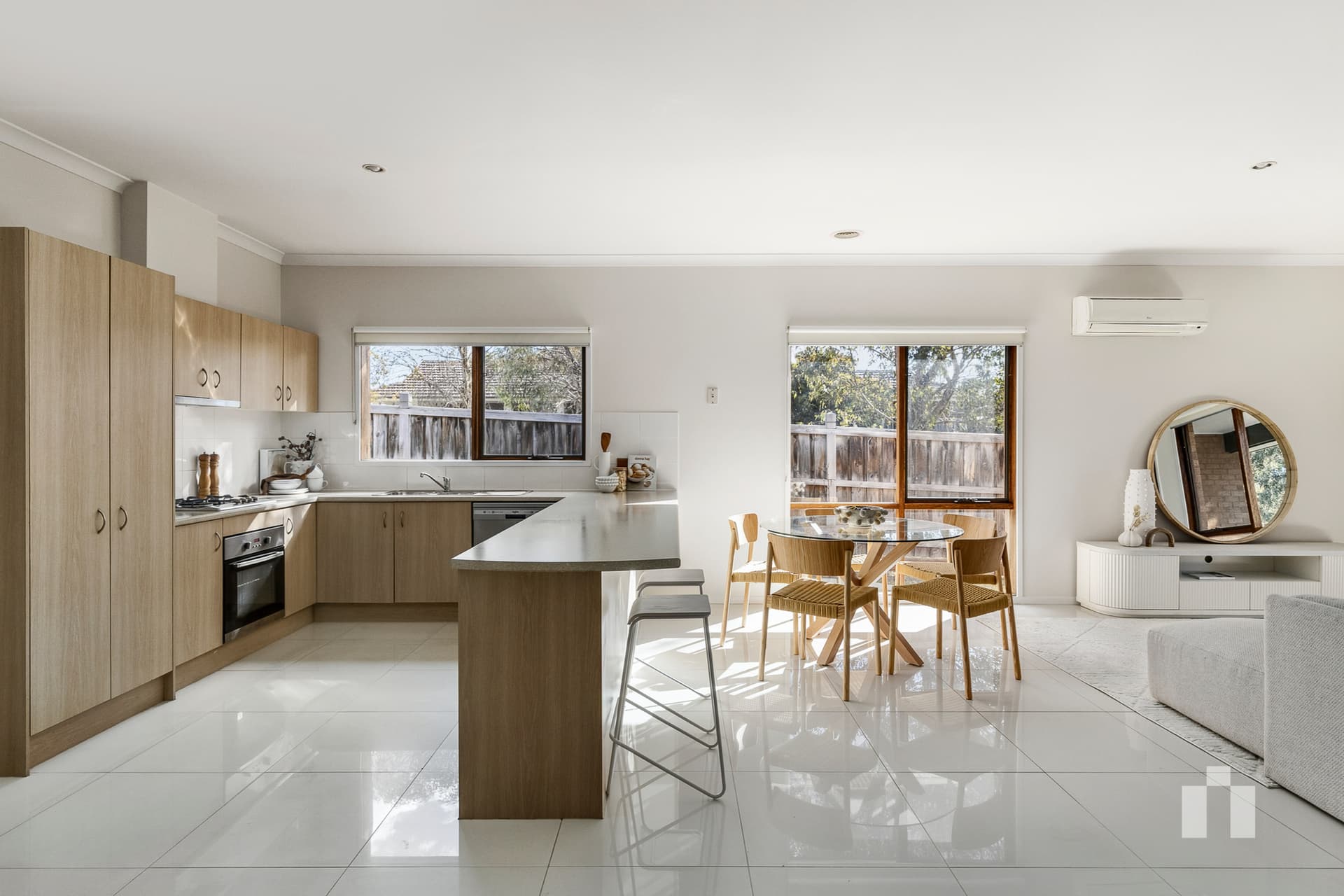 18 Lake Front Mews, Doreen - Thumbnail 5