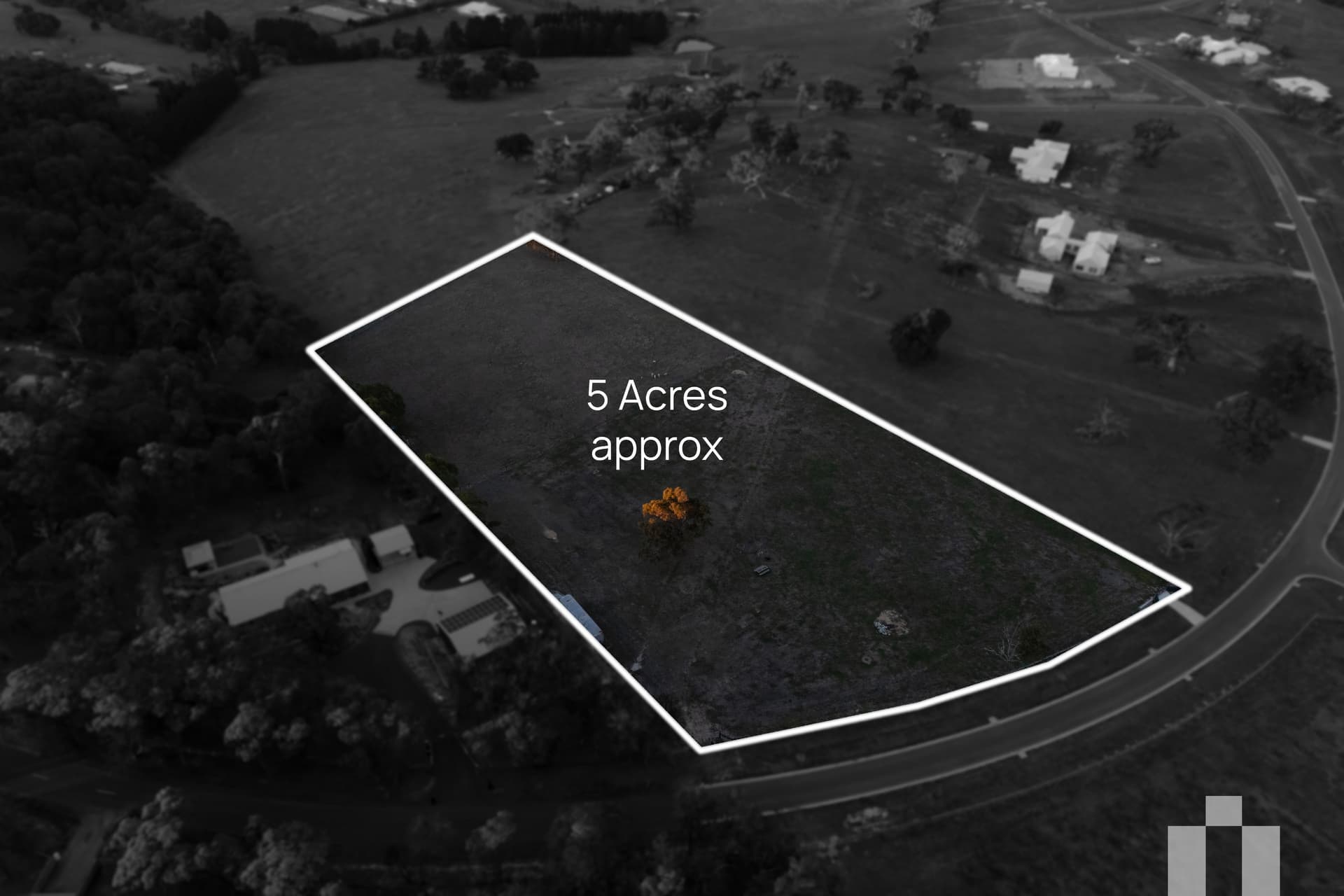13 Sir Leo Curtis Drive, Wandong - Thumbnail 2