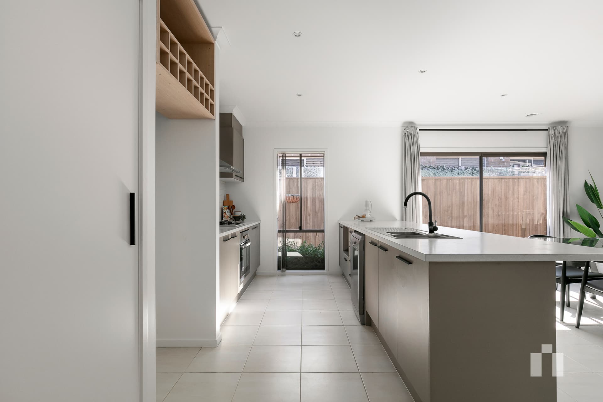 8 Lexington Avenue, Doreen - Thumbnail 4