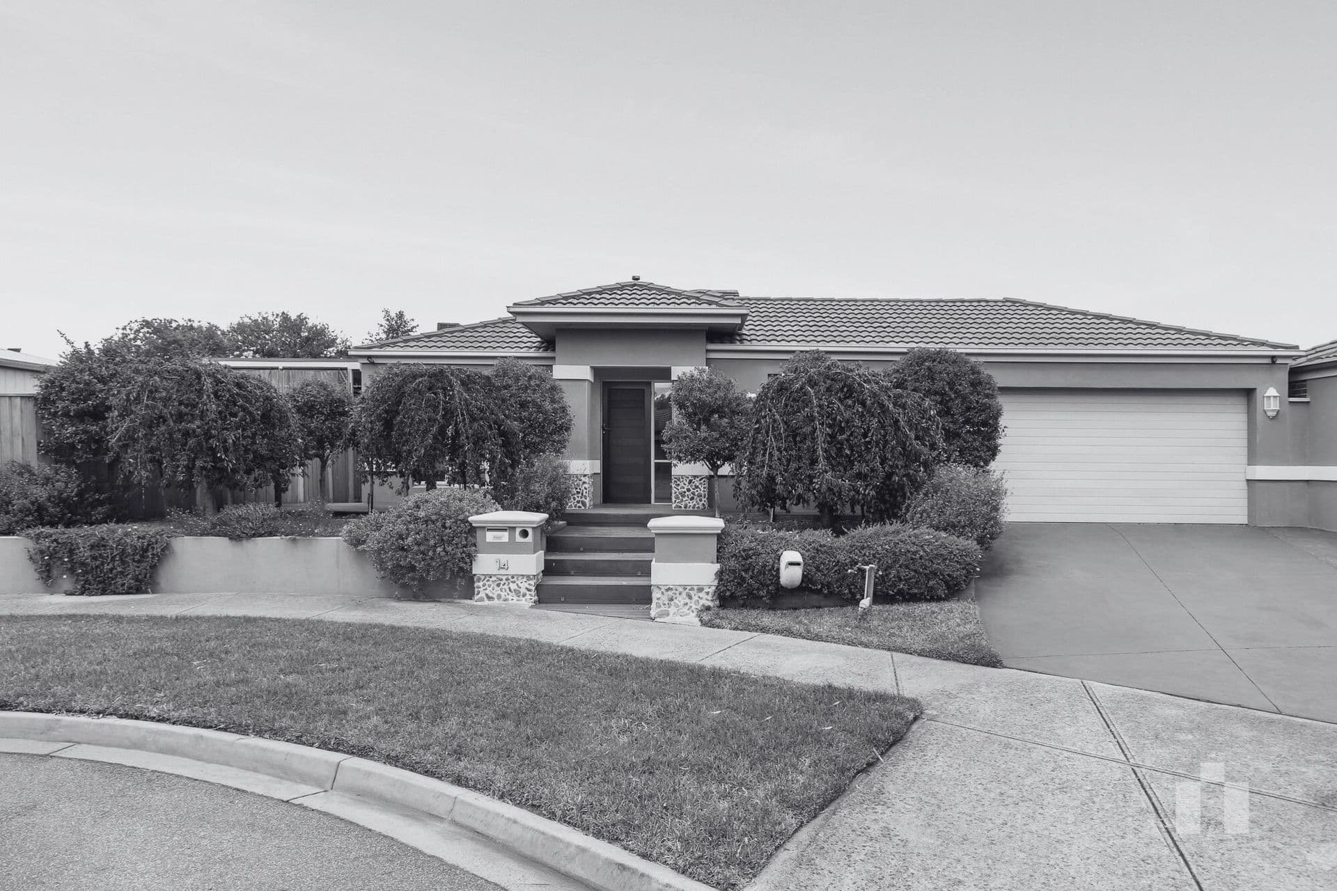 14 Morton Close, Doreen - Image 1