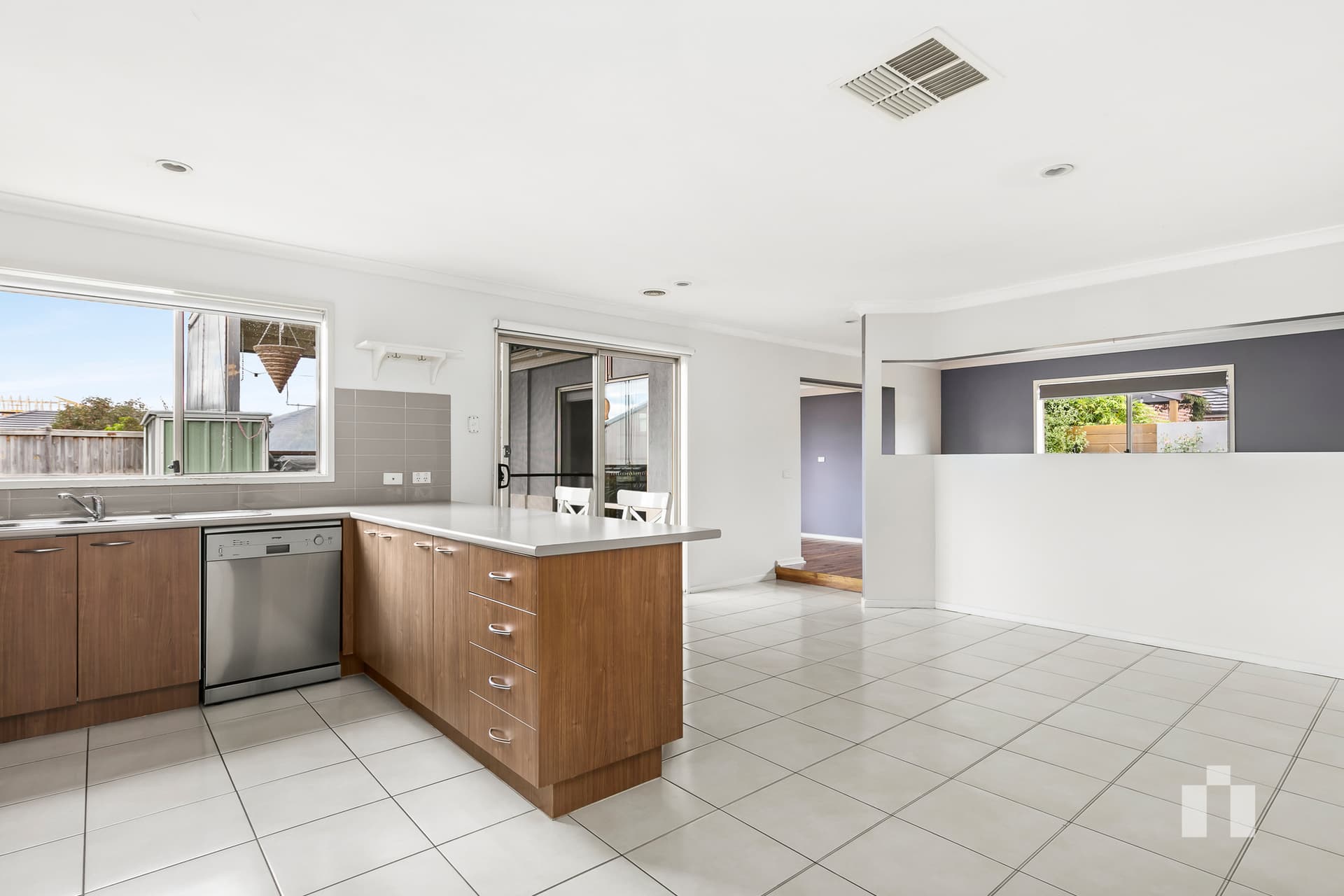 14 Morton Close, Doreen - Thumbnail 4