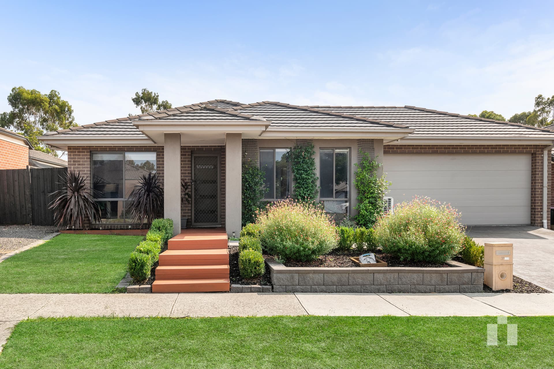 7 Russel Way, Doreen - Thumbnail 2