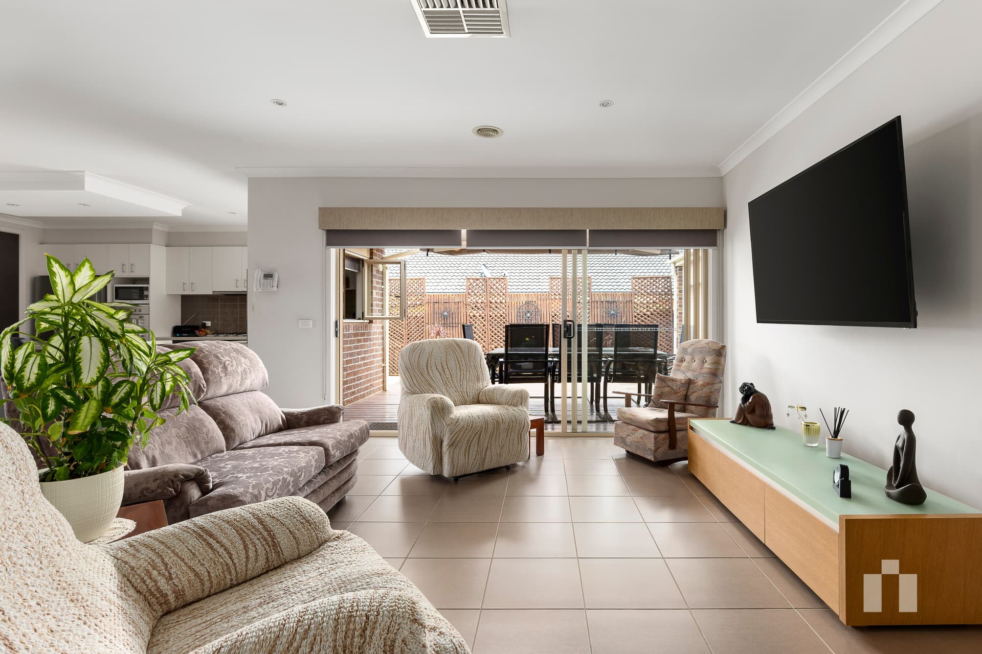22 Counthan Terrace, Doreen - Thumbnail 6