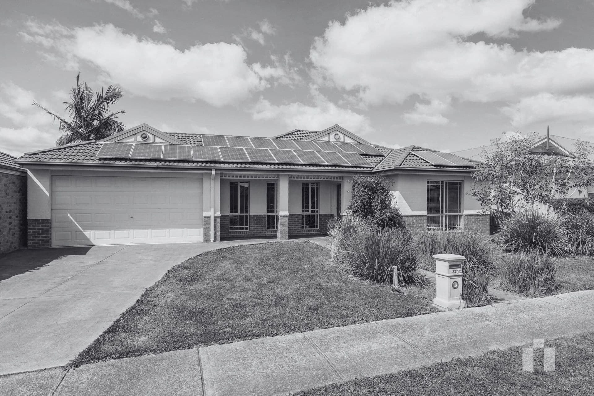 37 Red Angus Crescent, Doreen - Image 1
