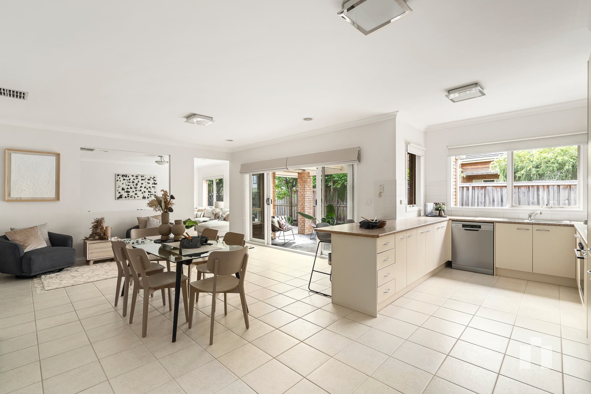 56 Warrawong Circuit, Doreen - Thumbnail 4