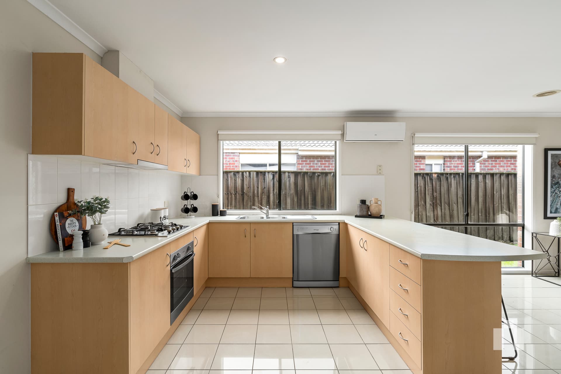 4 Dobson Avenue, South Morang - Thumbnail 3