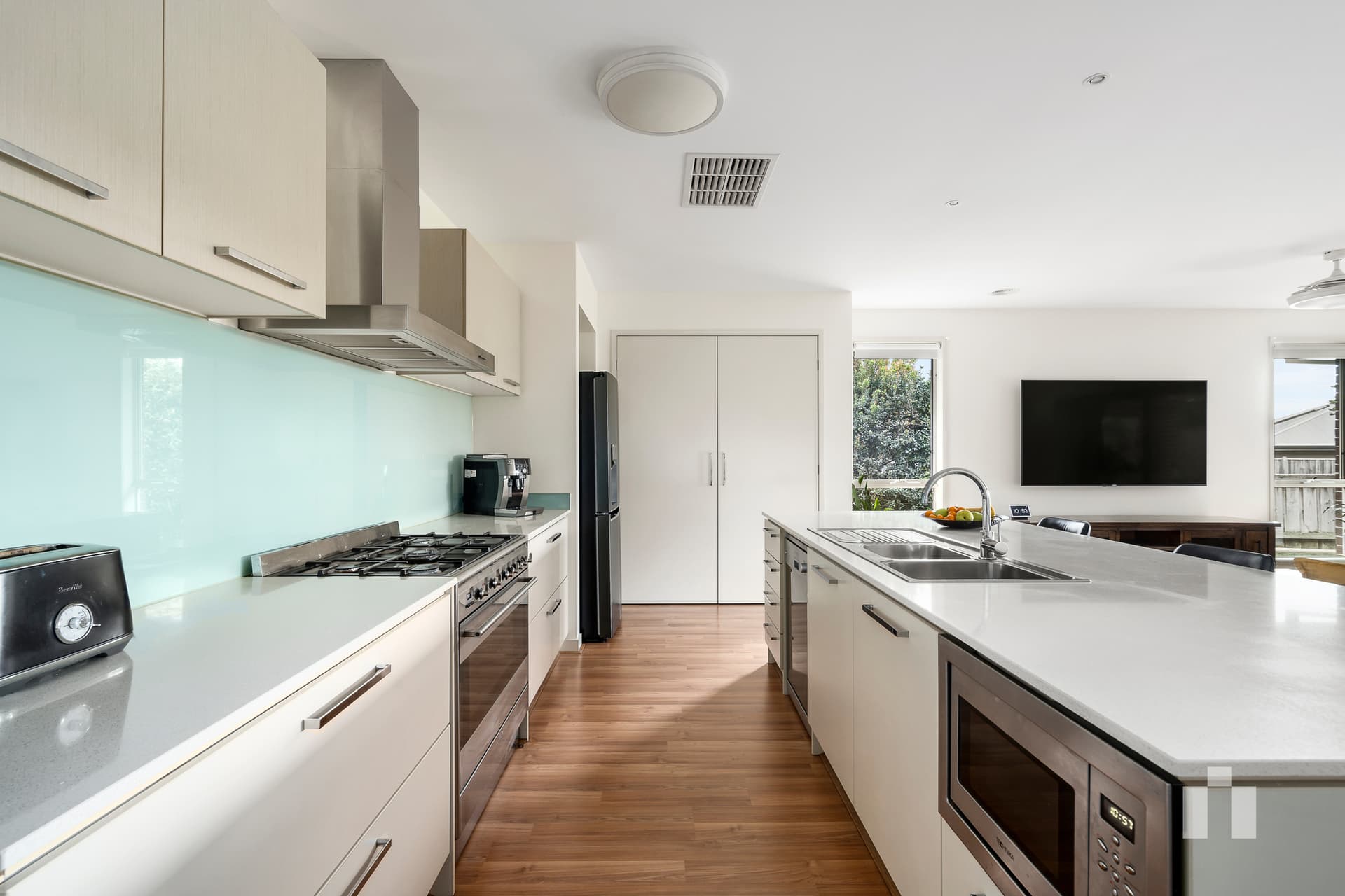 61 Eliot Avenue, Doreen - Thumbnail 3