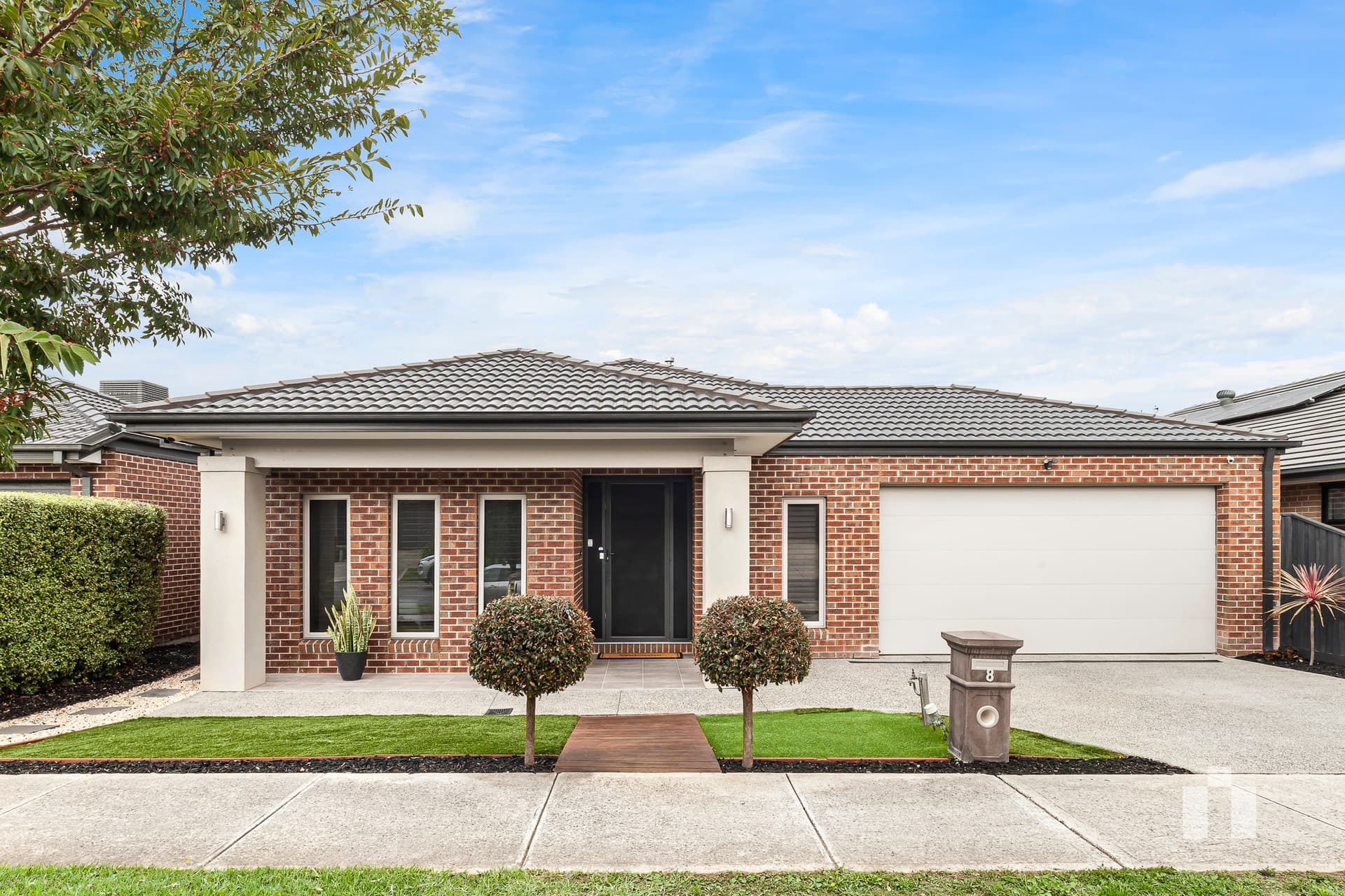 8 Divagate Avenue, Doreen - Thumbnail 2