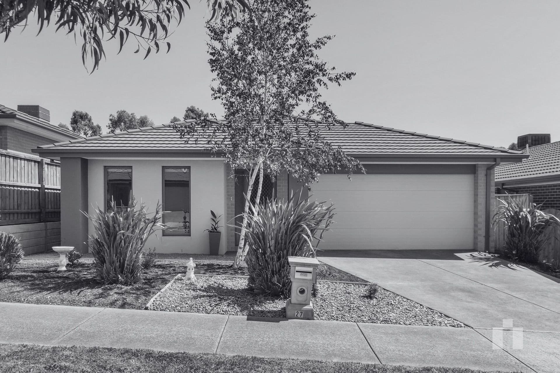 27 Gyrfalcon Way, Doreen - Image 1