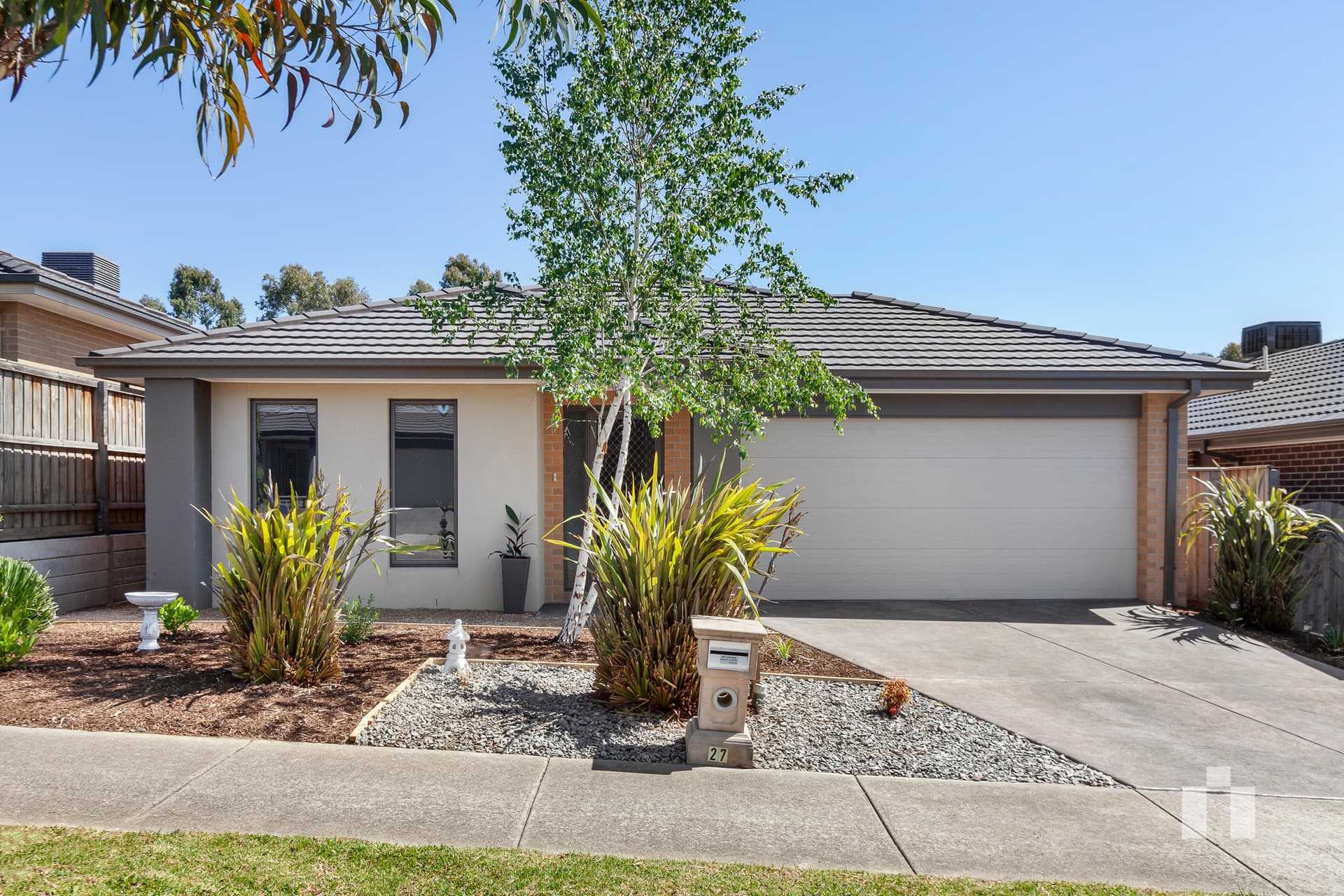 27 Gyrfalcon Way, Doreen - Thumbnail 2