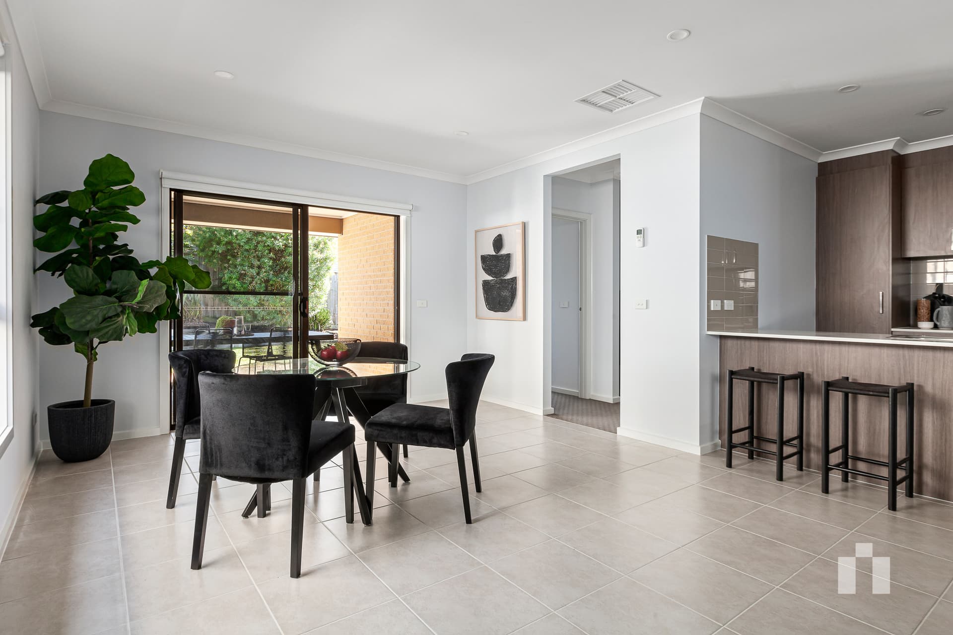 27 Gyrfalcon Way, Doreen - Thumbnail 4