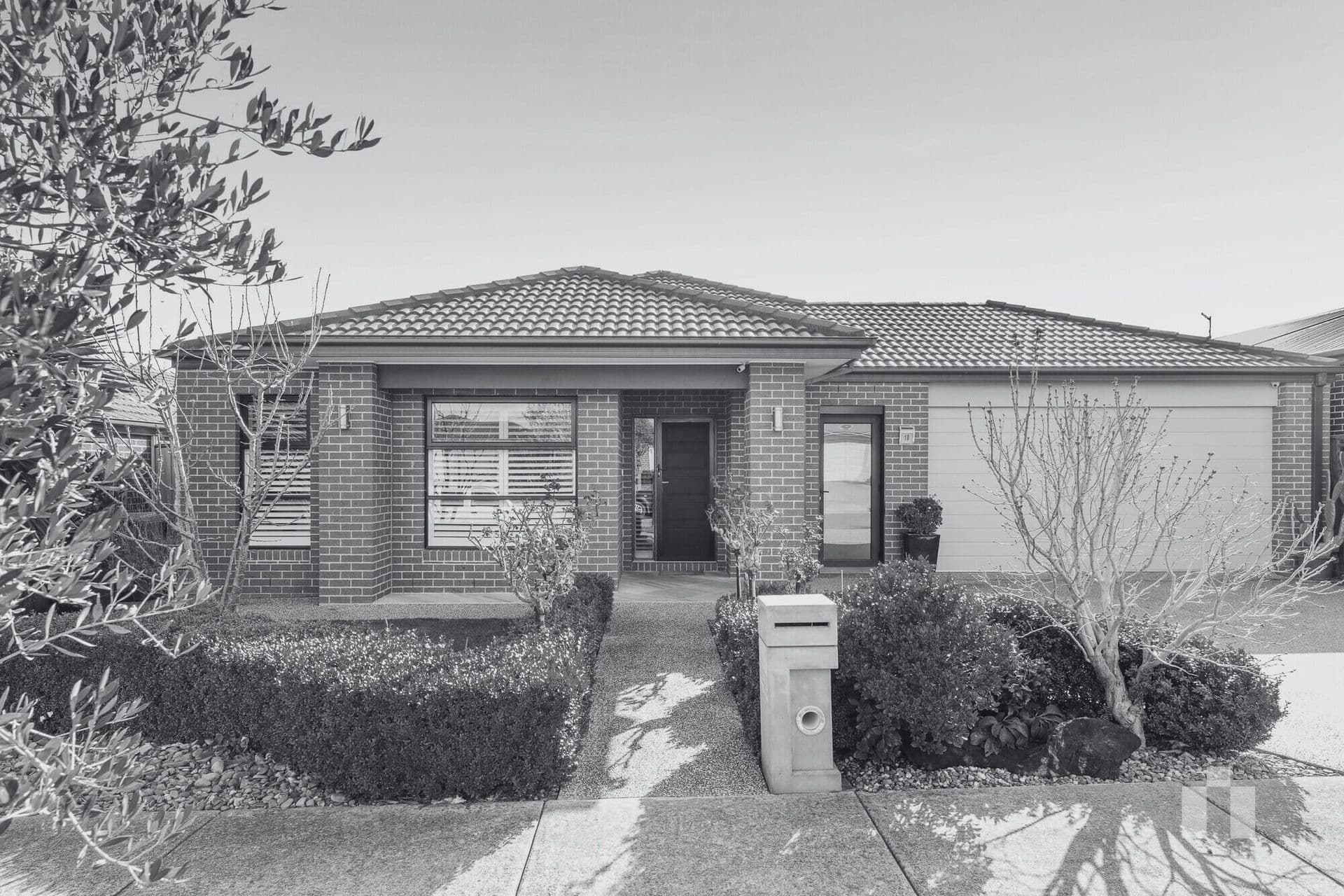 10 Dunraven Crescent, Doreen - Image 1