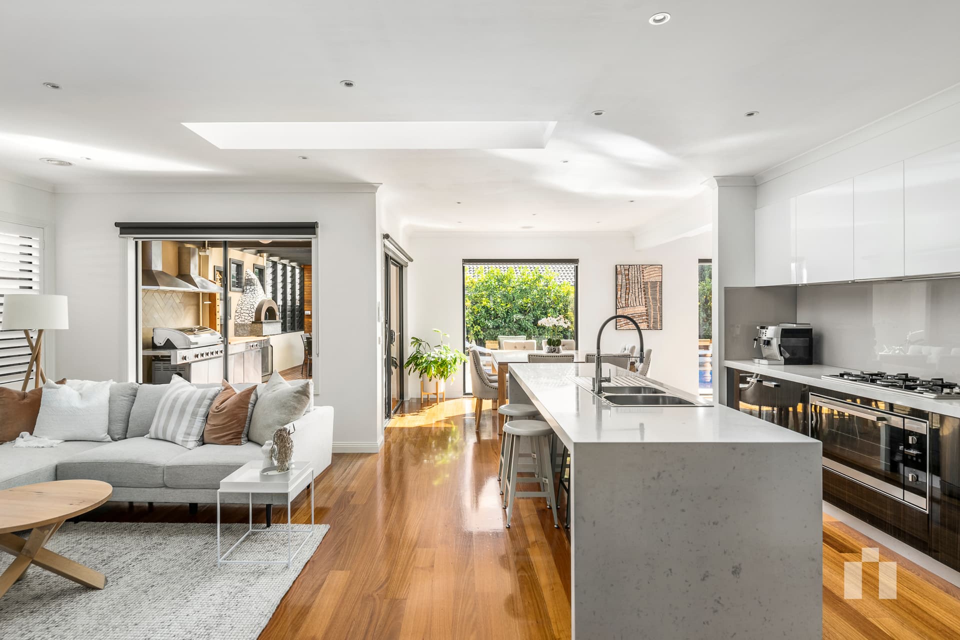 10 Dunraven Crescent, Doreen - Thumbnail 3