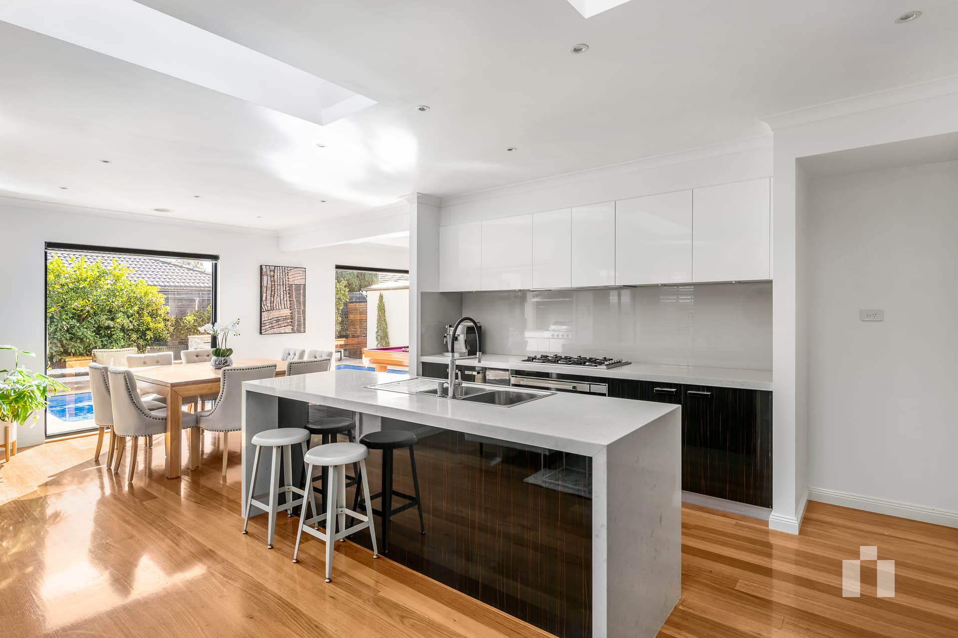 10 Dunraven Crescent, Doreen - Thumbnail 4