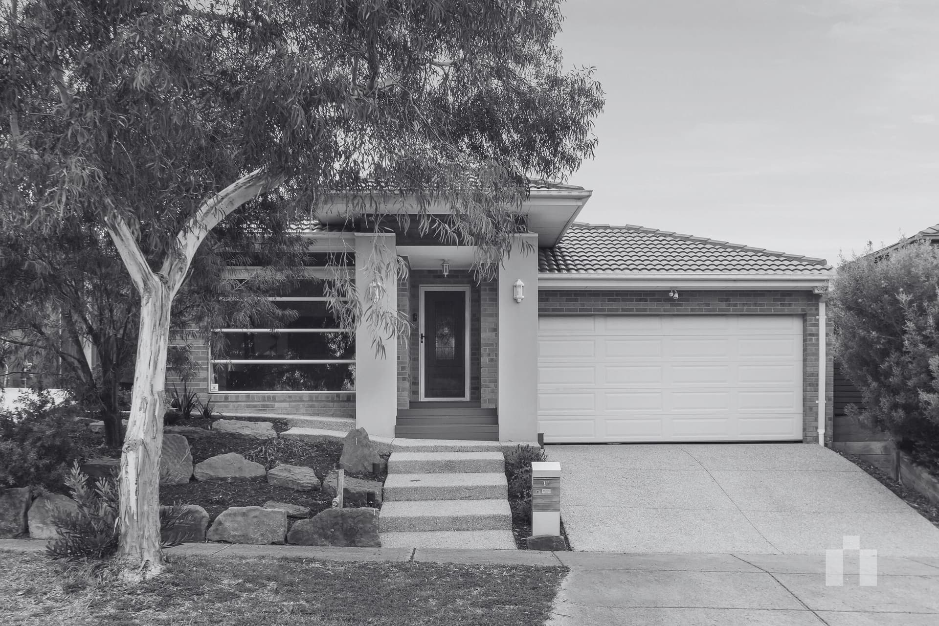 10 Bear Crescent, Doreen - Image 1