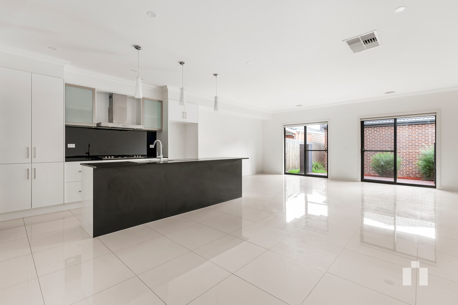 84 Gorge Road, South Morang - Thumbnail 4