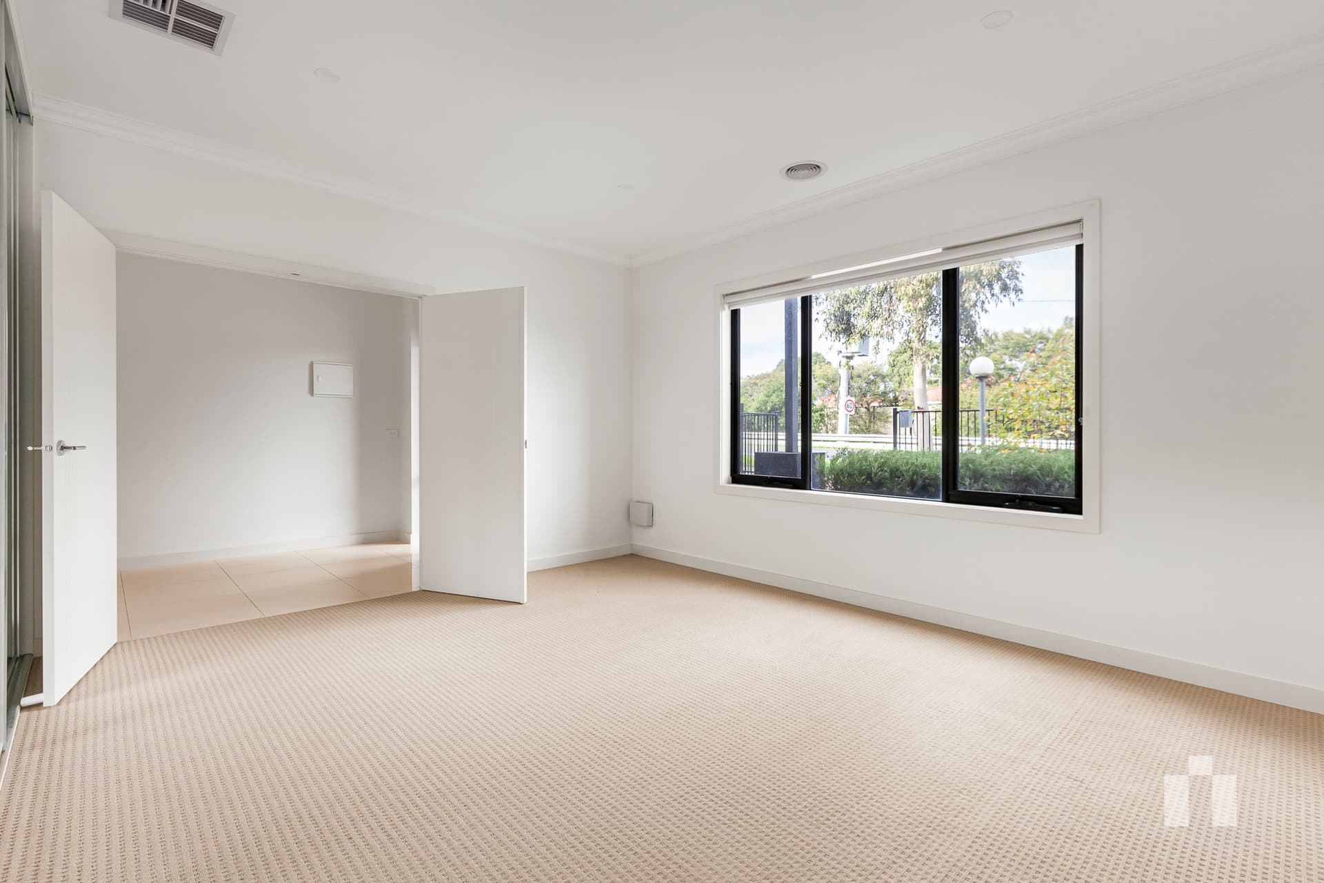 84 Gorge Road, South Morang - Thumbnail 6