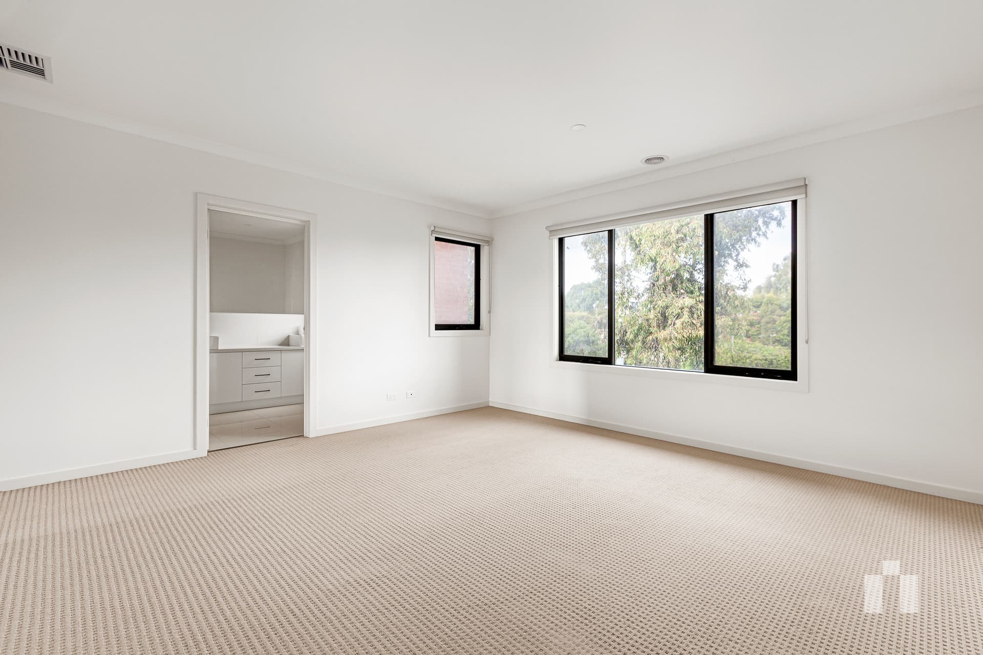 84 Gorge Road, South Morang - Thumbnail 8
