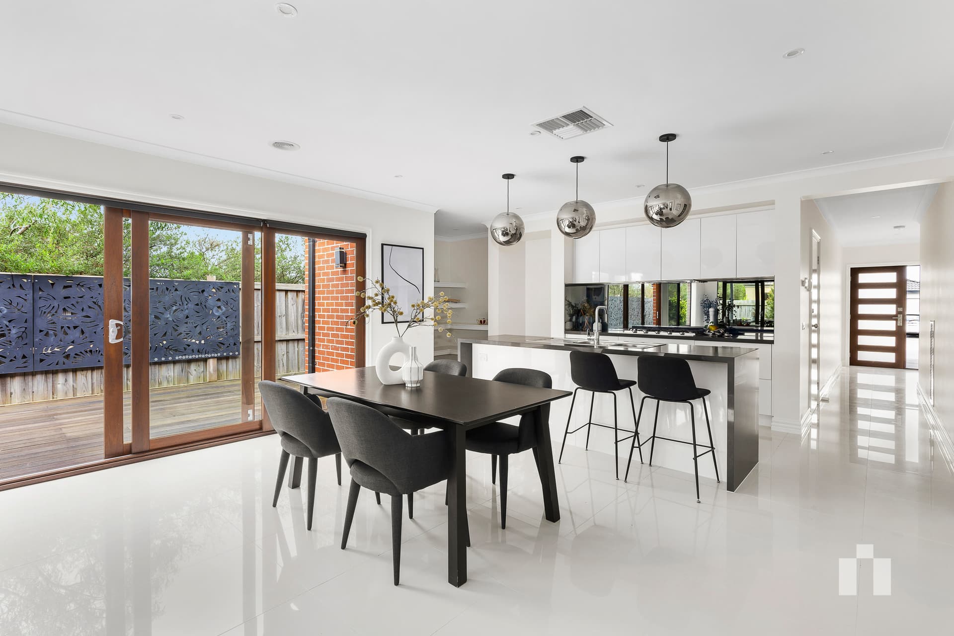 5 Travertine Crescent, Doreen - Thumbnail 4