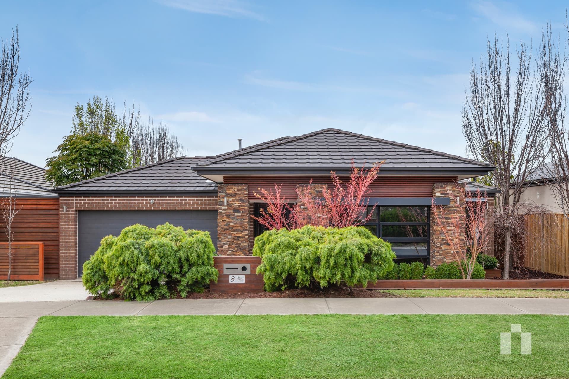 8 Stuart Place, Doreen - Thumbnail 2