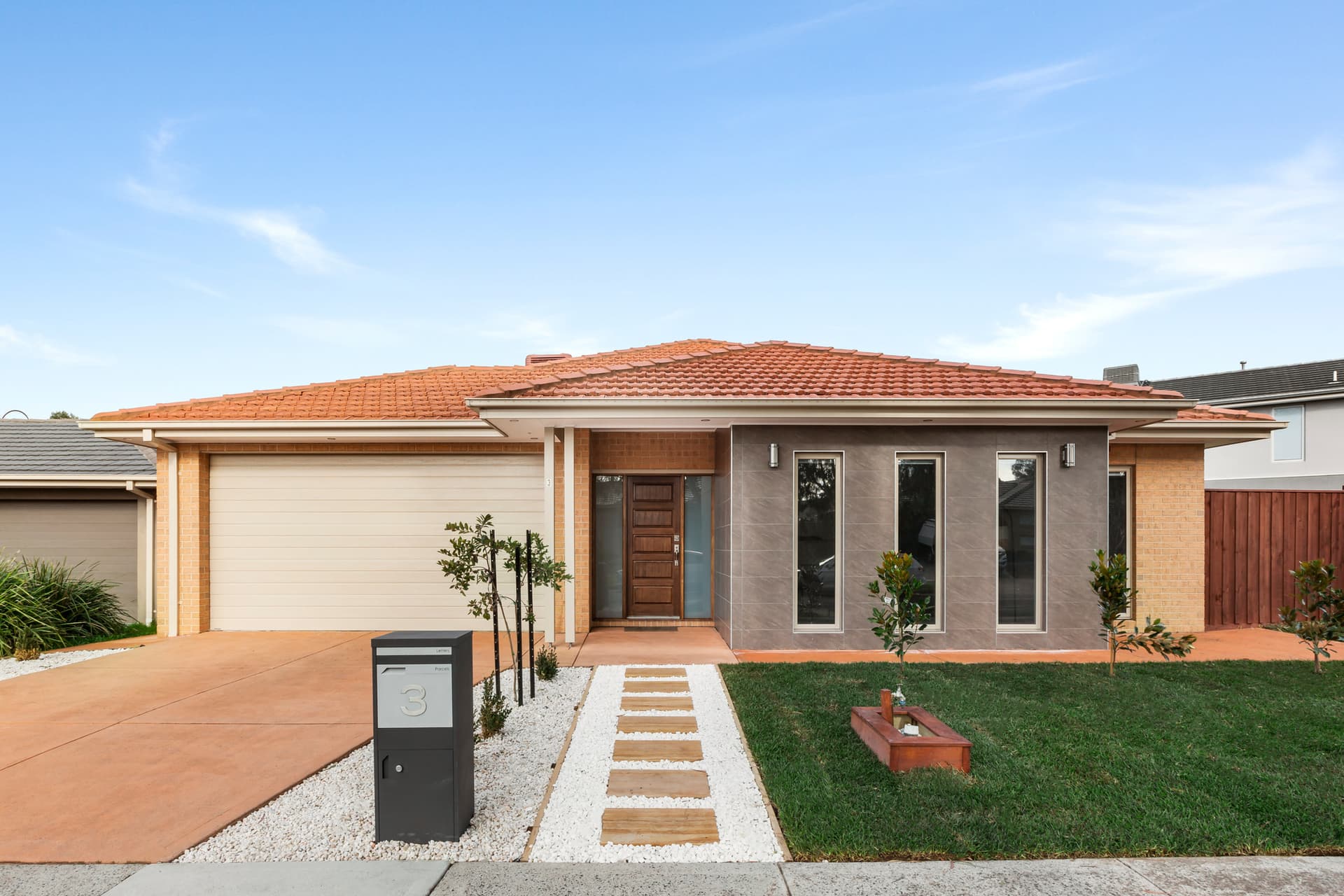 3 Tooradin Crescent, Doreen - Thumbnail 2